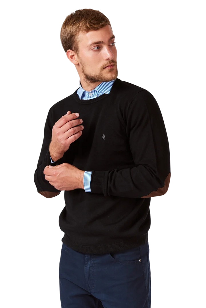 Sweater liso escote redondo con codera de gamuza lana liviana