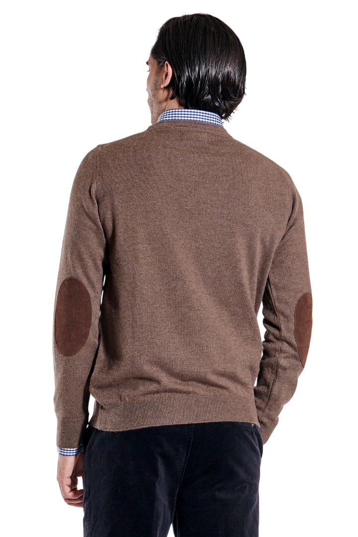 Sweater liso escote redondo con codera de gamuza lana liviana