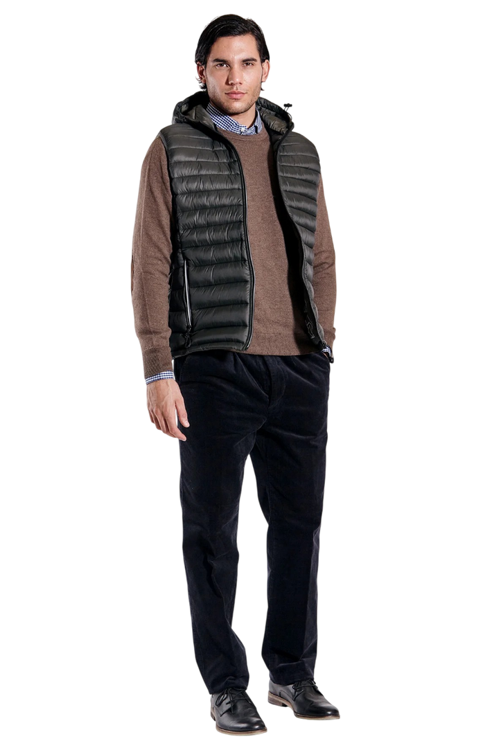Sweater liso escote redondo con codera de gamuza lana liviana