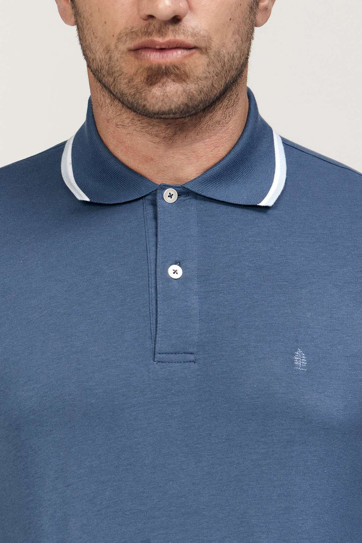 POLO CON VIVOS DE JERSEY LISO