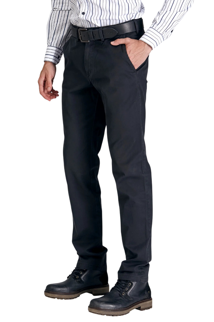 Pantalon regular basico sin pinzas gabardina