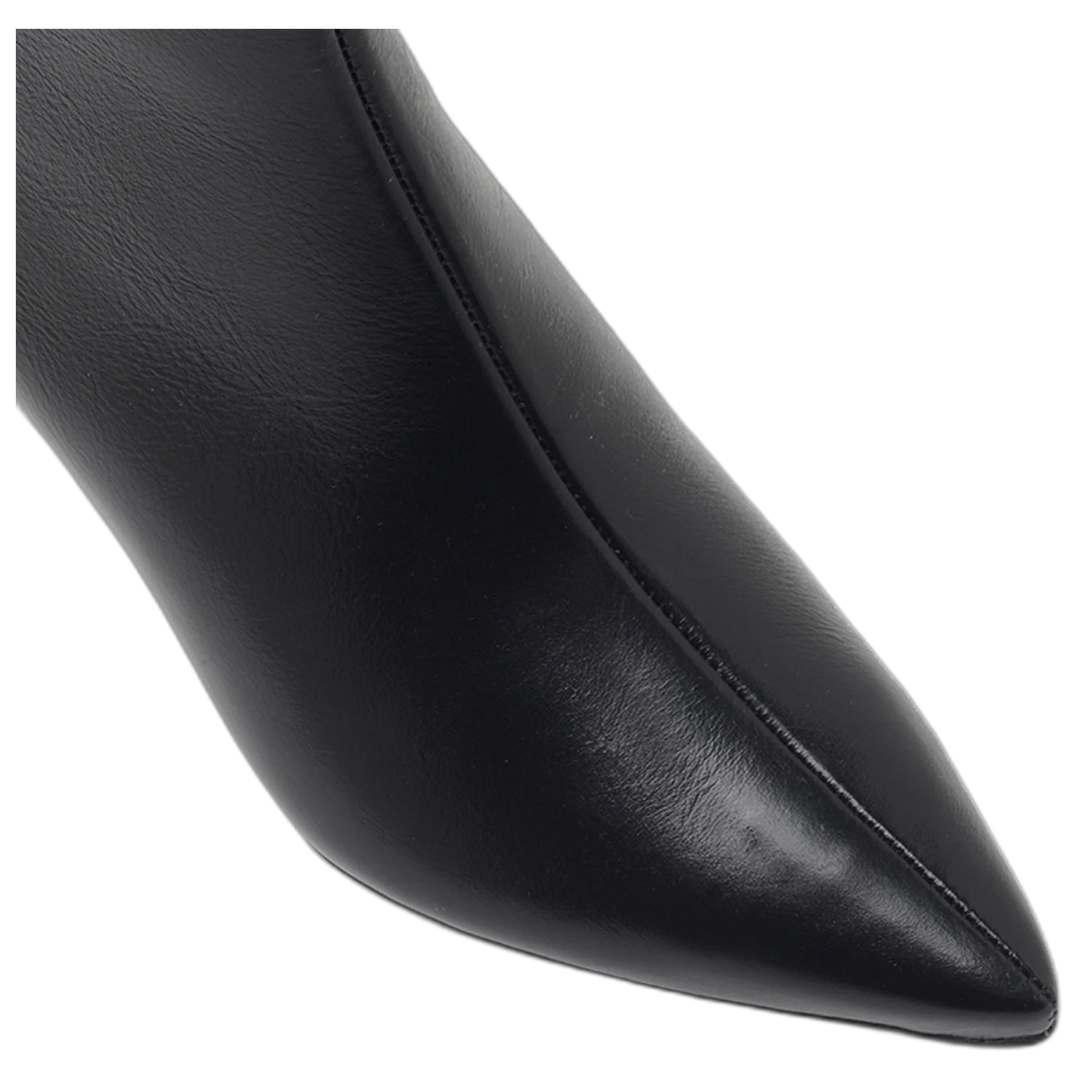 Bota A Pie Gela Cuero Taco 5 cm Punta Fina Negra