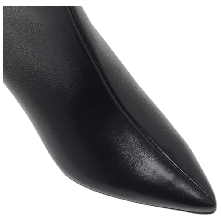 Bota A Pie Gela Cuero Taco 5 cm Punta Fina Negra