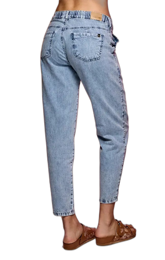 SLOUCHY ADDICT