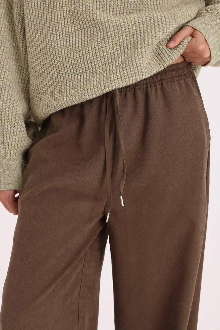 Pantalón Yagmour Recto Emily Mujer Tiro Medio Clásico
