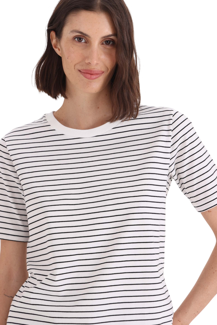 Remera Yagmour Abigail Manga Corta Mujer