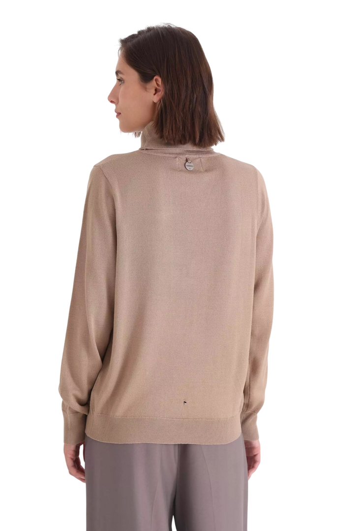 Polera Yagmour Nina Cuello Alto Manga Larga