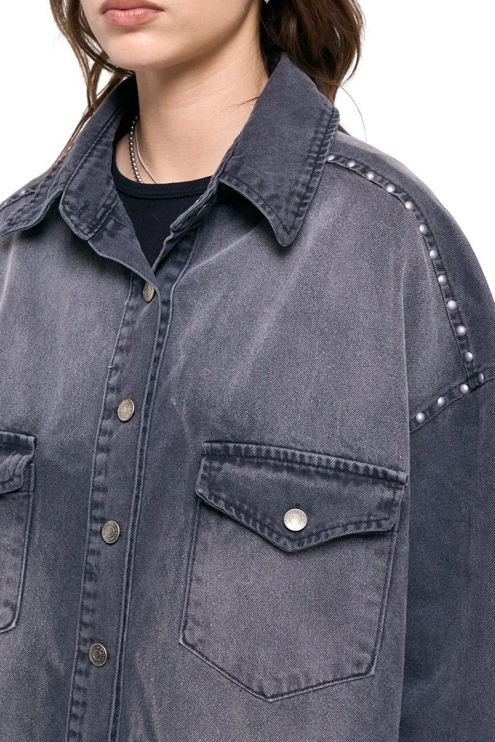 Chaqueta Over Metal Mujer 47 Street Gabardina con Tachas