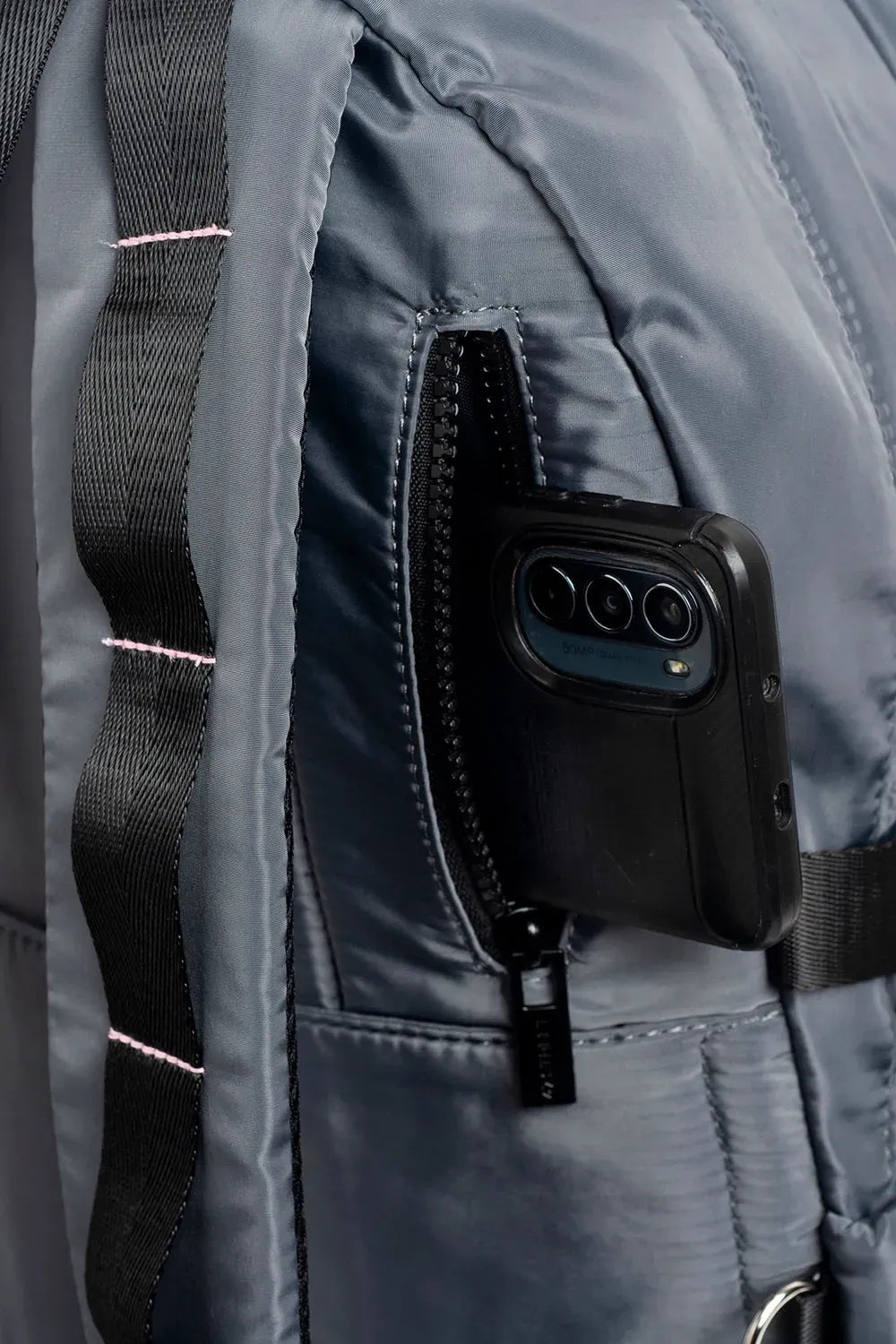 MOCHILA KUROMI CHARMS H.