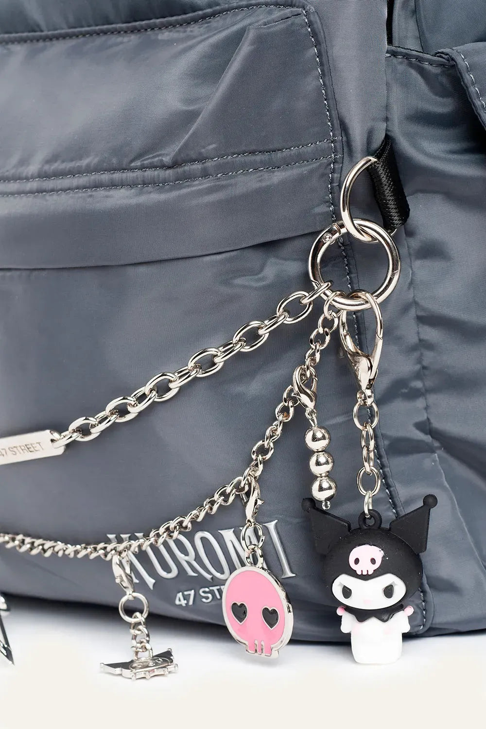 MOCHILA KUROMI CHARMS H.